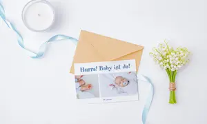 Hurra Baby ist da Grußkarte mit viel Liebe designt, auch für Taufe nutzbar